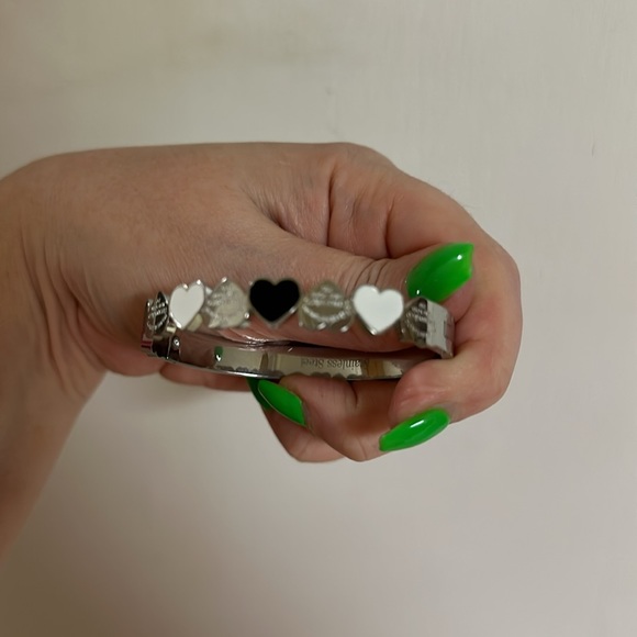 Stainless steel heart bracelet! So beautiful! - Picture 4 of 4